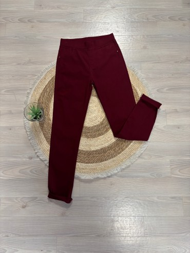 Pantalon burgundy du 40 au 50 à 24€