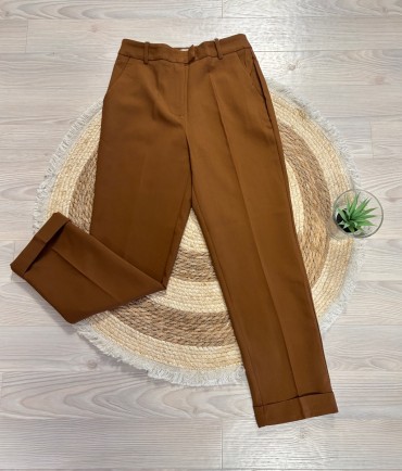 Pantalon cigarette du 36 au 42 à 46€